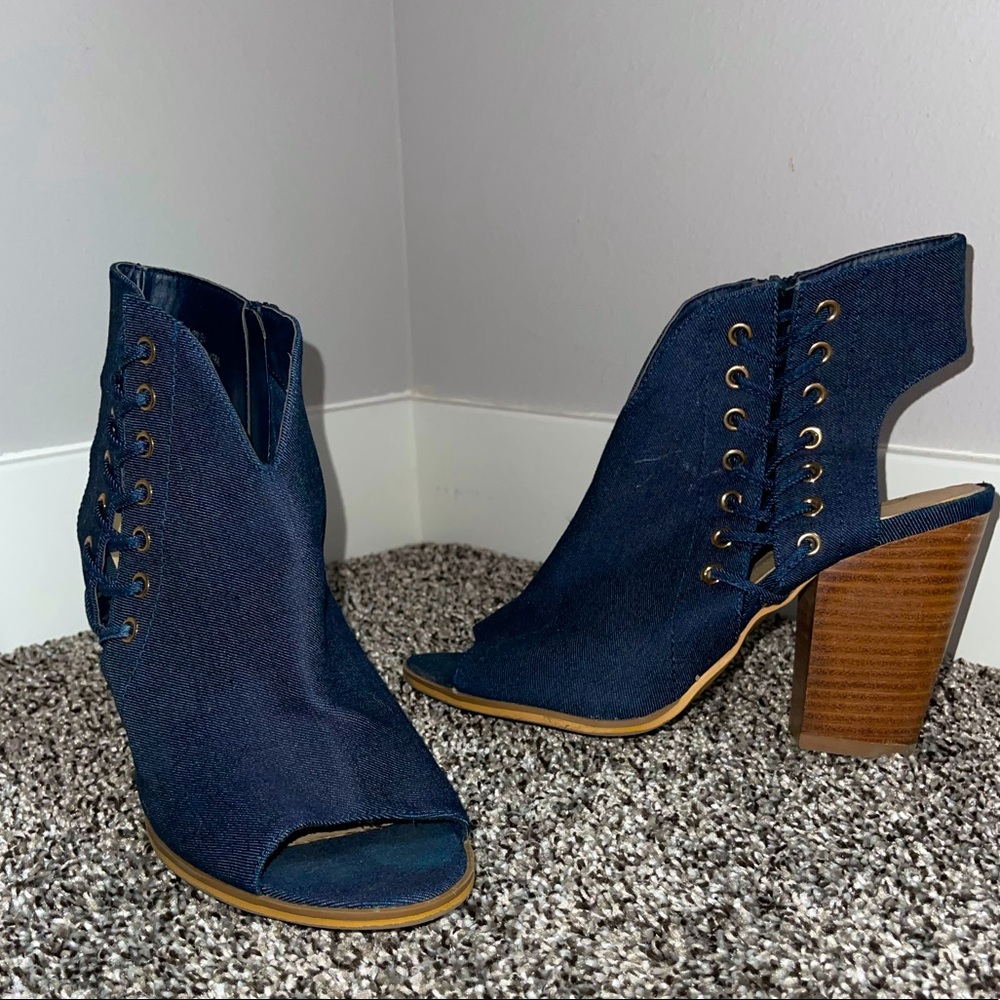 Denim and Brown. Size 9